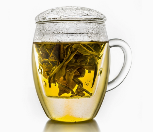 Le mug infuseur en verre